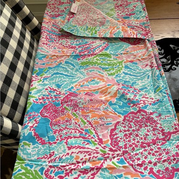 Lilly Pulitzer shower curtain "Let's Cha cha" hot pink coral - Picture 3 of 4